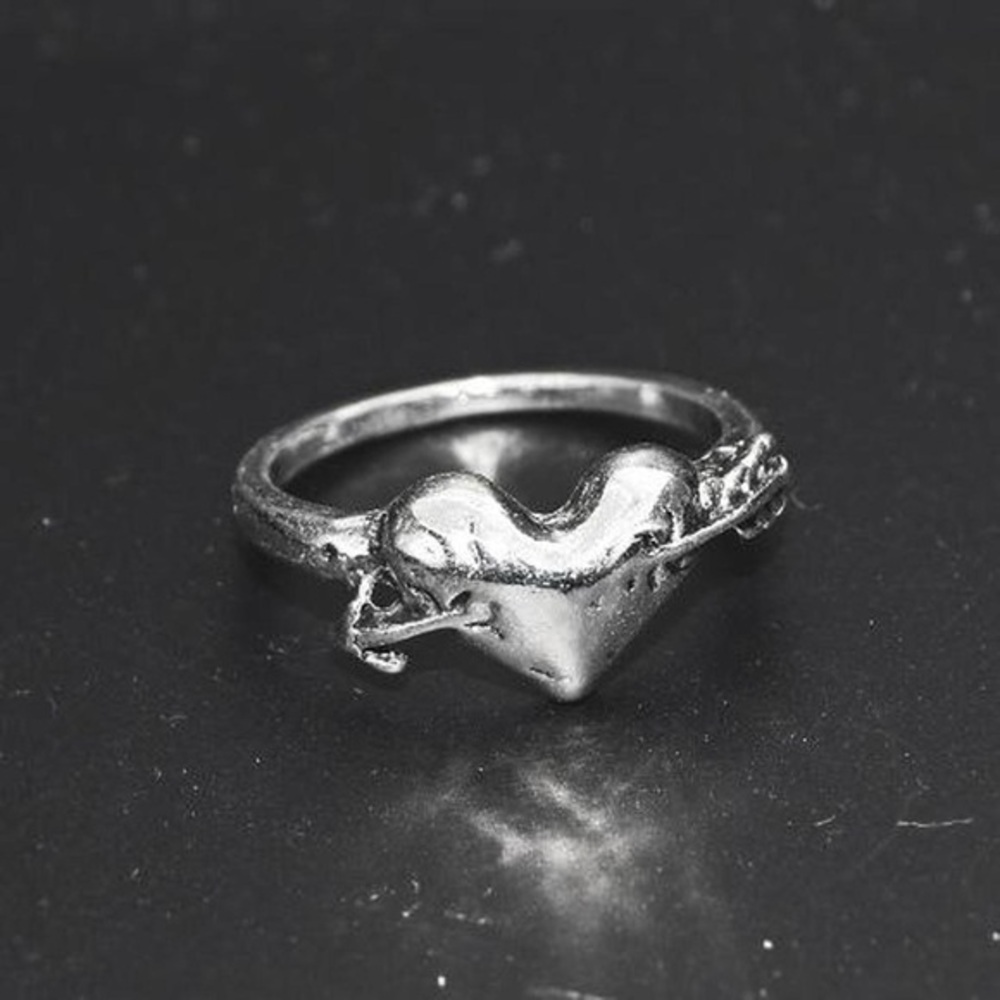 Silver Arrow Heart Ring